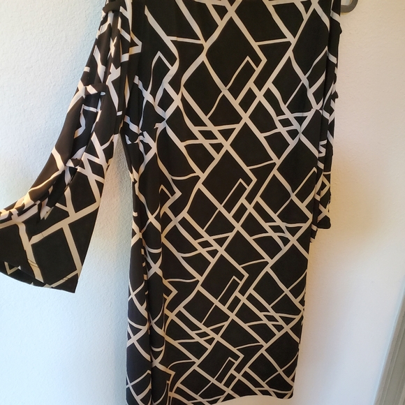 Dress - Picture 2 of 4